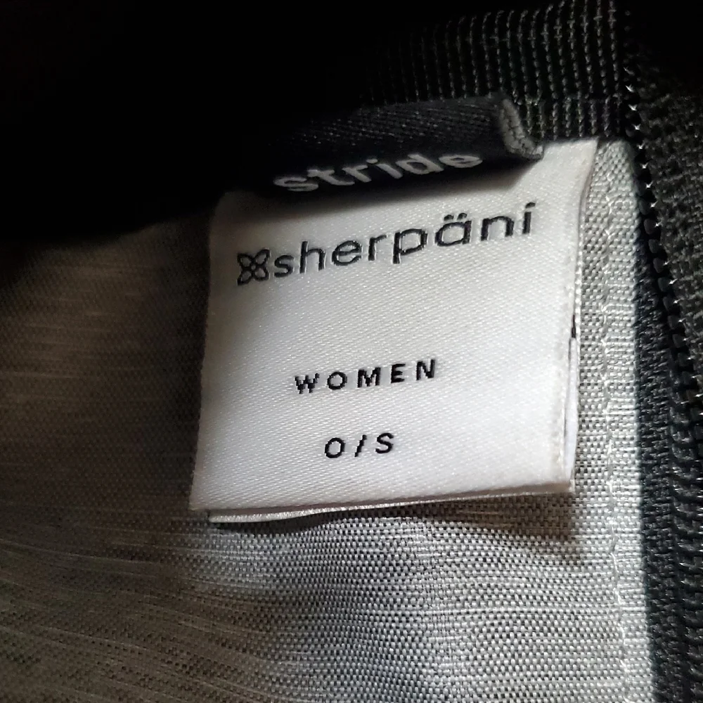 Sherpani Grey and Black Tote Bag with Sporty Design - Picture 2 of 9